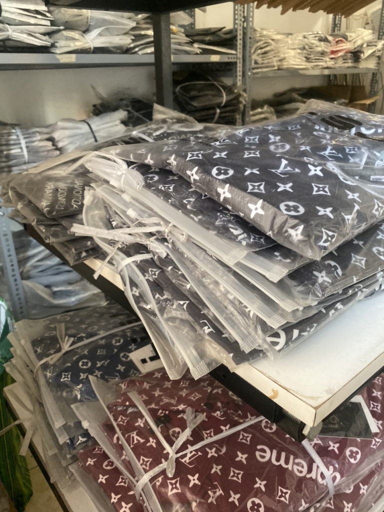  mua sỉ quần áo online